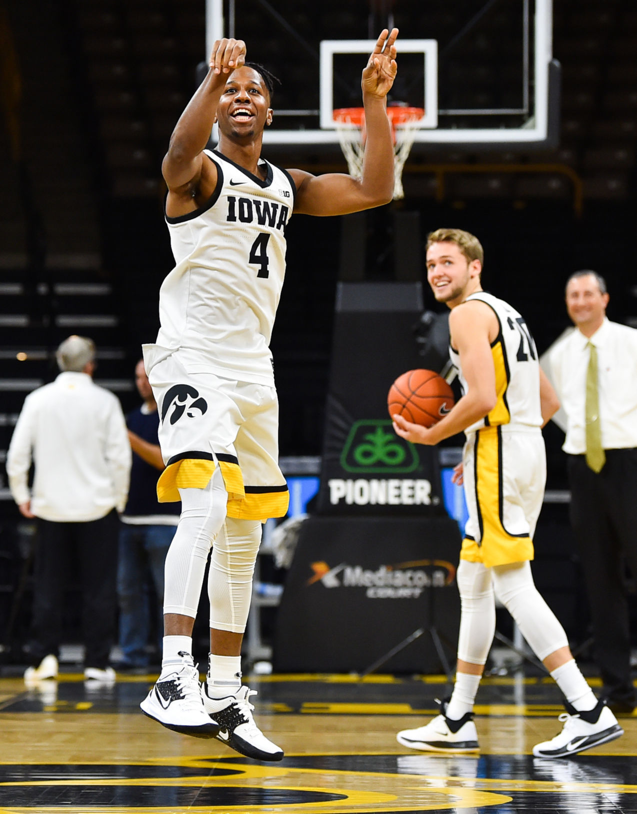 100919-qct-spt-iowa-hoops-media-065a.JPG